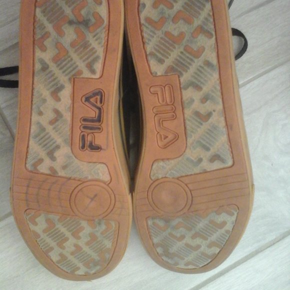 Fila Black Canvas Lace Up  Sneakers Size 7.5M Make Offer - Picture 7 of 8